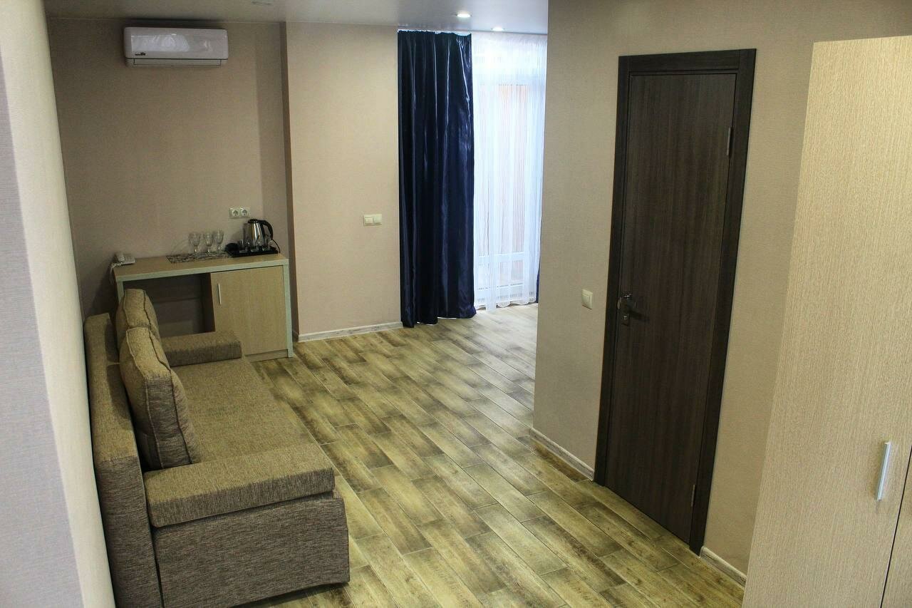 Гостиница Дельмонт Сукко