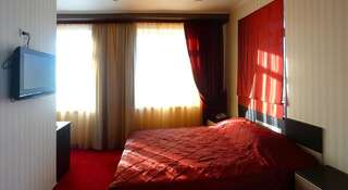 Гостиница Дельмонт Сукко Стандартный двухместный номер с 1 кроватью или 2 отдельными кроватями-1